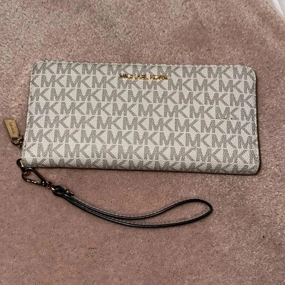 Michael Kors Mini Backpack & Wallet Set NWT - Picture 2 of 7